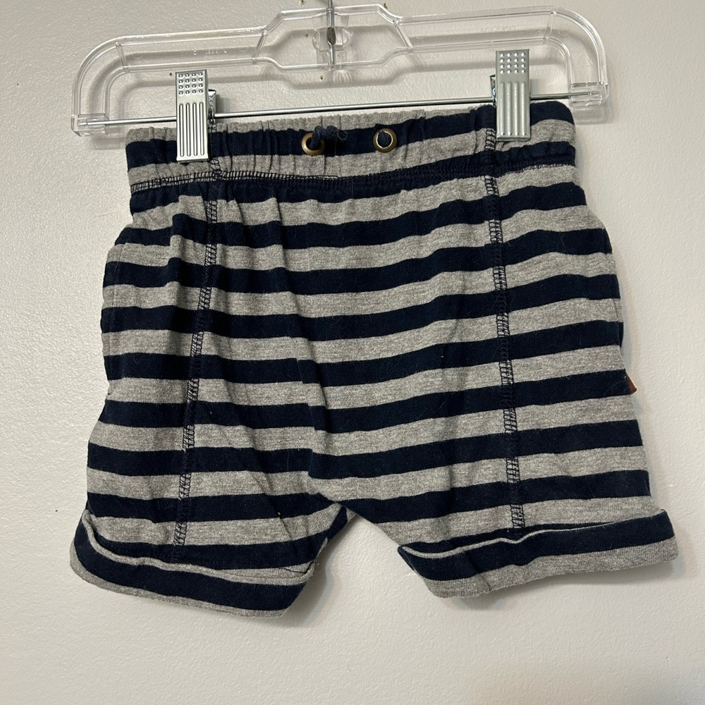 Axel & Hudson Fore! Grey and navy striped shorts. Size 12-18m but fit bigger
